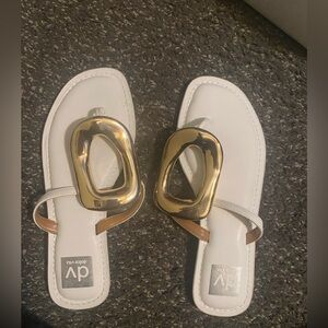 Dolce Vita brand new sandals